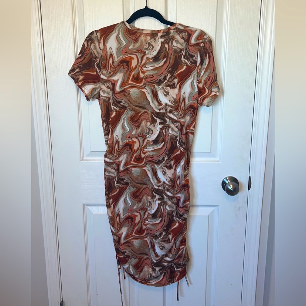 Wave Patterned Dress - Picture 3 of 4